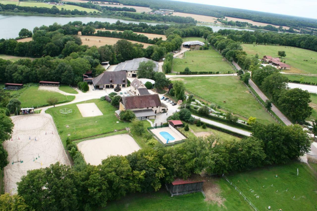 Vila Le Hameau Des Grilles Saint-Fargeau  Exteriér fotografie